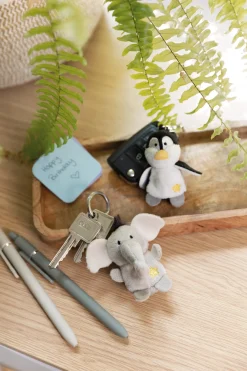 Keyholder elephant with star