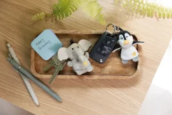 Keyholder elephant with star