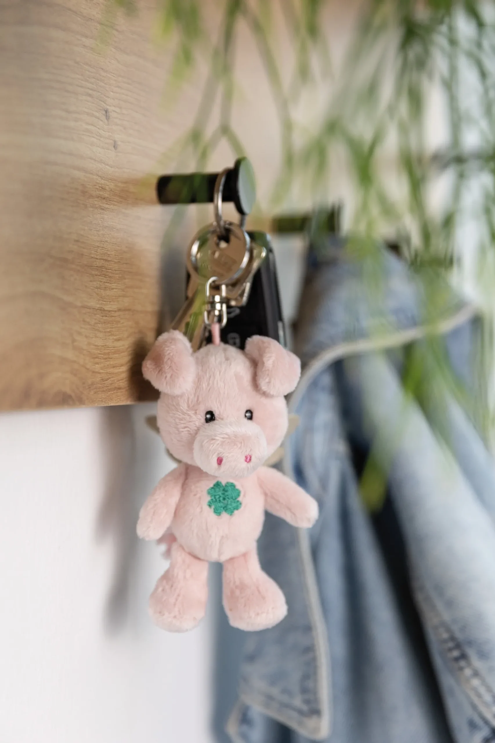Keyholder Your Guardian Angel Pig w. clover leaf