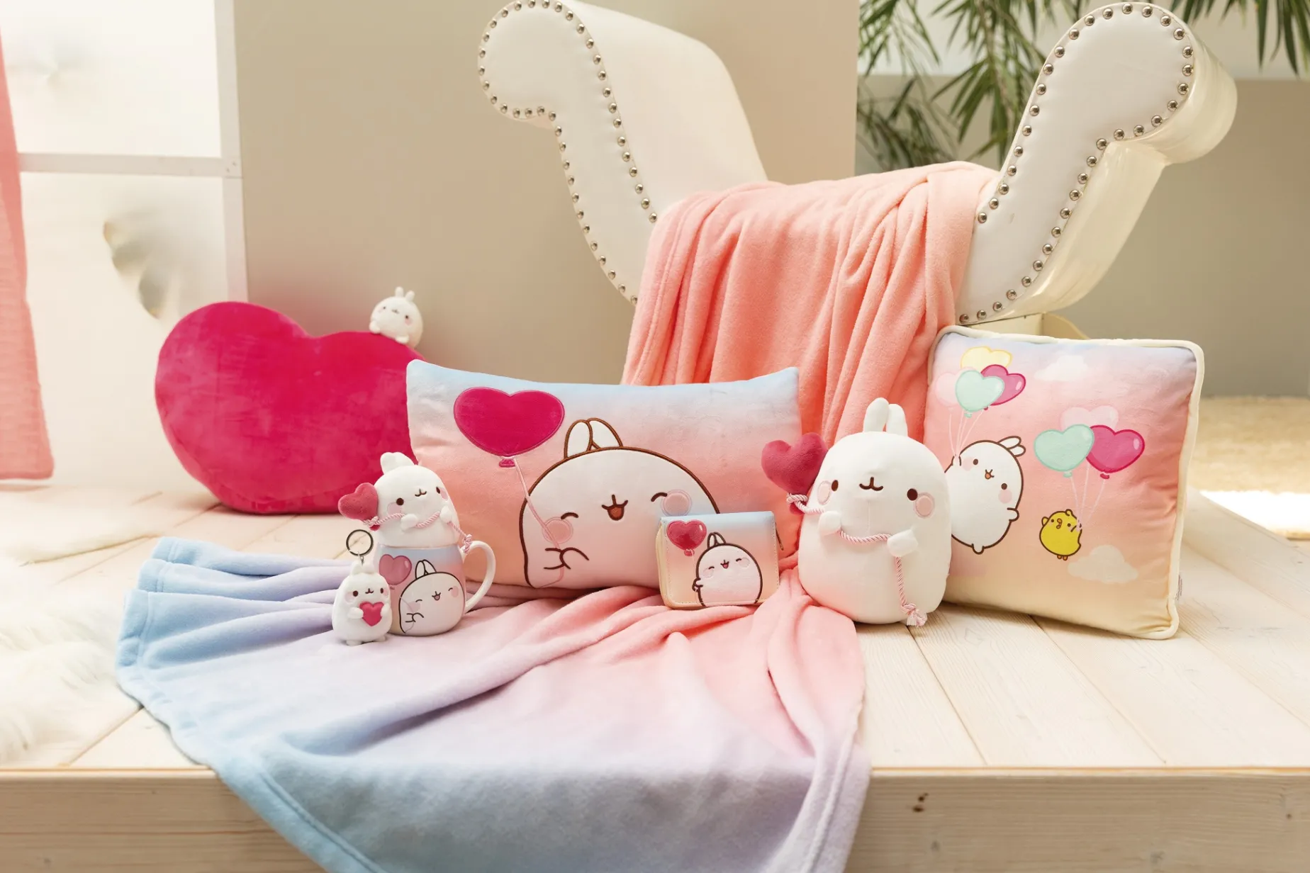 Soft Toy MOLANG 12cm with heart-shaped balloon